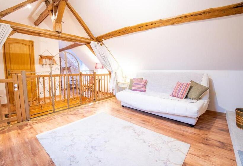 פנסיון Country House Les Romarins   14 Pers