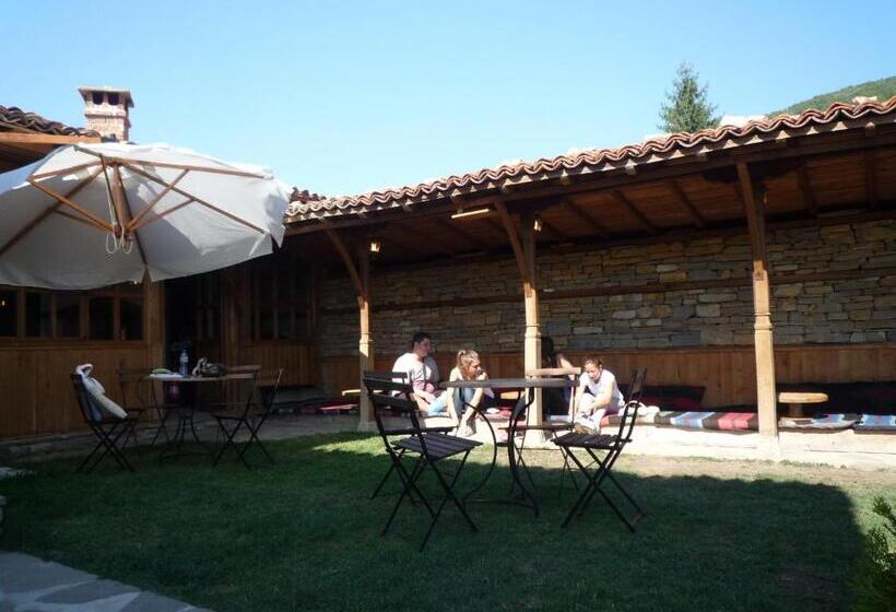 פנסיון Guest House Dimcho Kehaia S Cafe