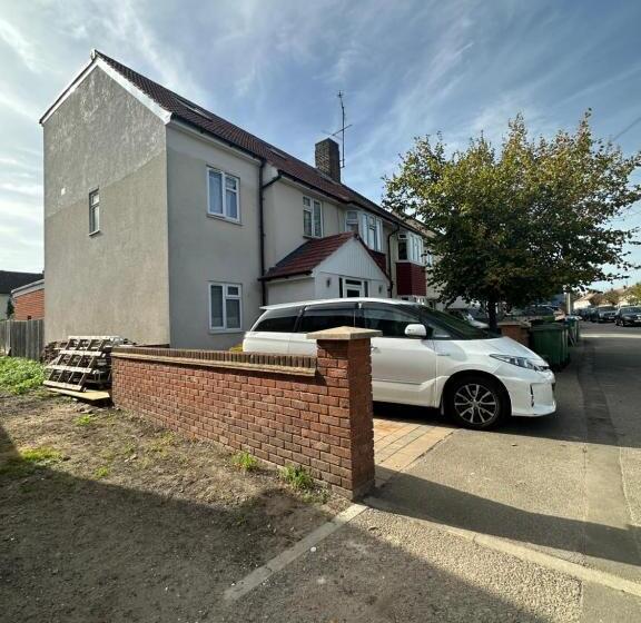 بنسيون Luxury Ensuite Studio In Crayford Dartford Bexley London With Full Kitchen And Side Garden Alleyway