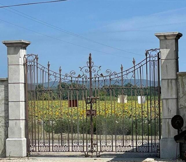 פנסיון La Maison Du Bonheur