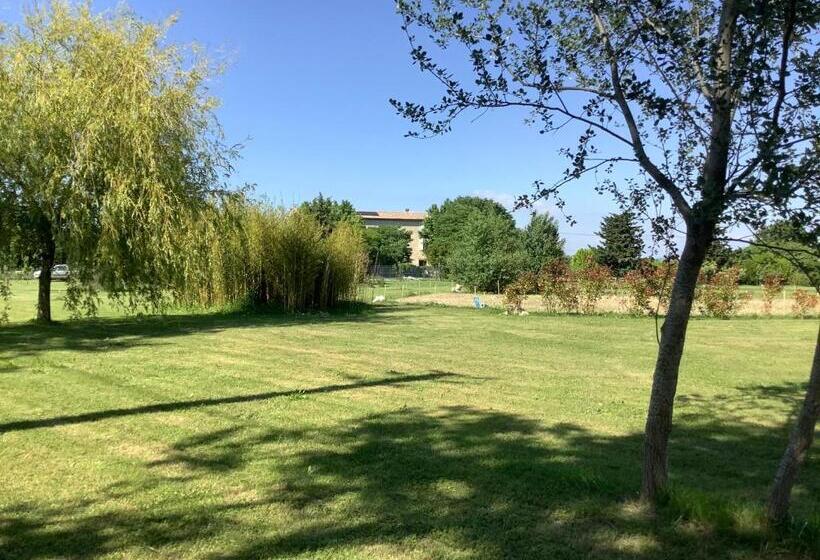 פנסיון La Maison Du Bonheur