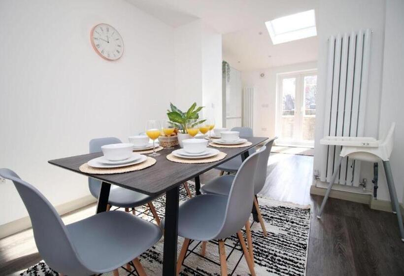 פנסיון Old Market House