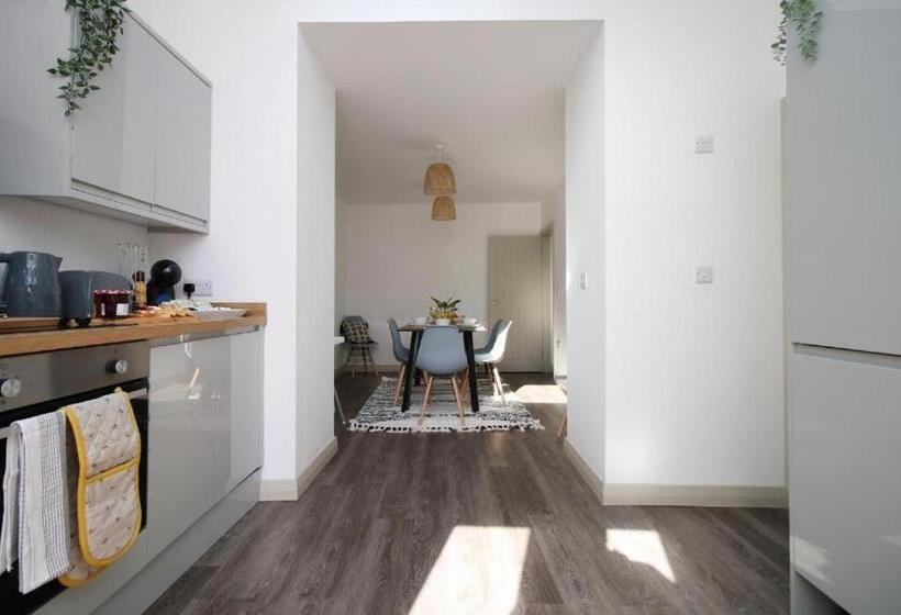 פנסיון Old Market House