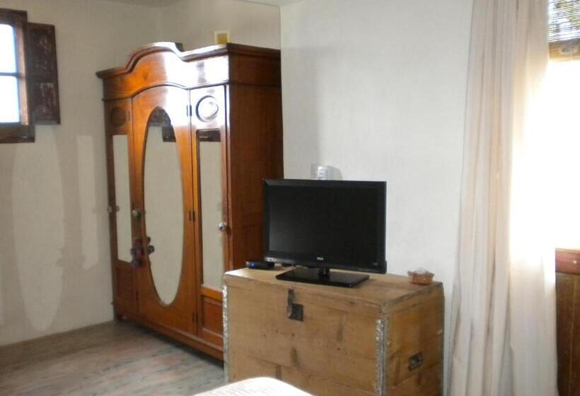 بنسيون Posada La Masía