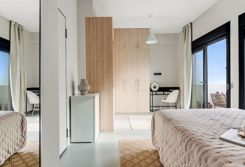 פנסיון Sanders Port   Unique Studio With Roof Top Terrace