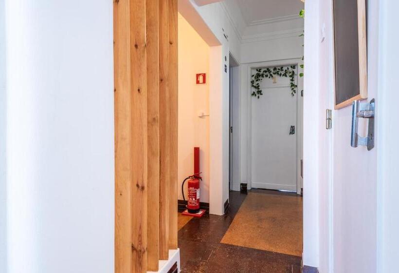 Пансион Santos Mattos Guesthouse & Apartments By Lisbon With Sintra