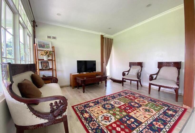 פנסיון Super Wonderful 5 Bedrooms With Bathroom Villa Marion Tomohon