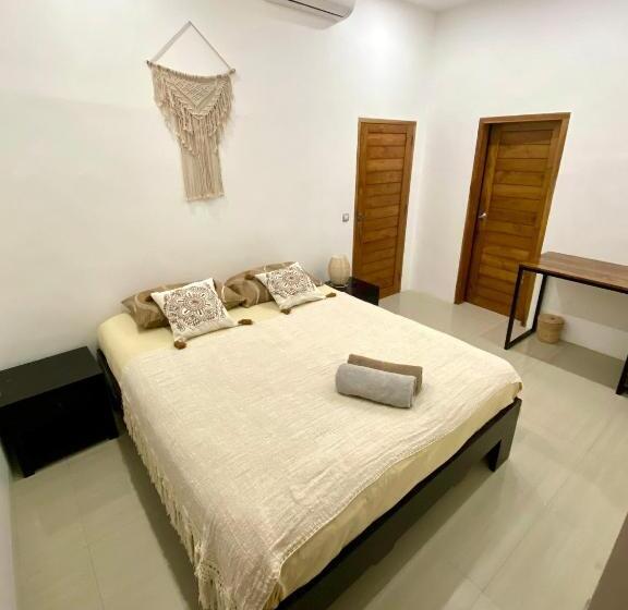 פנסיון Surf Bali Villa