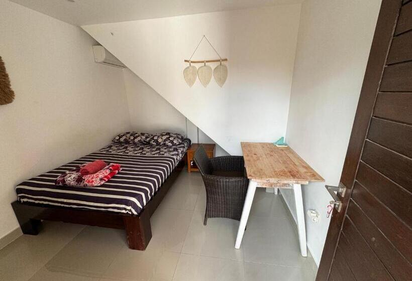 פנסיון Surf Bali Villa