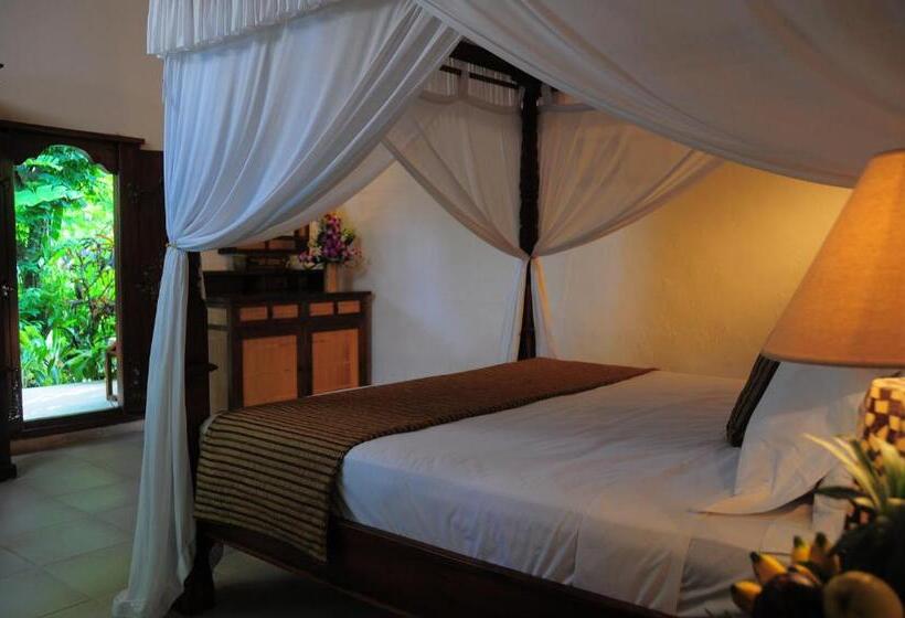 פנסיון Tirta Ayu Hotel And Restaurant