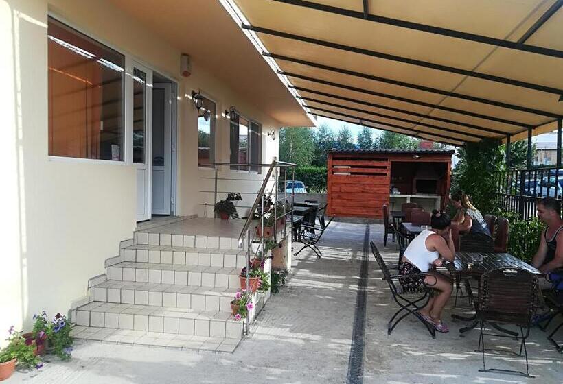 Пансион Vila Axel