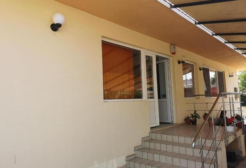 Пансион Vila Axel