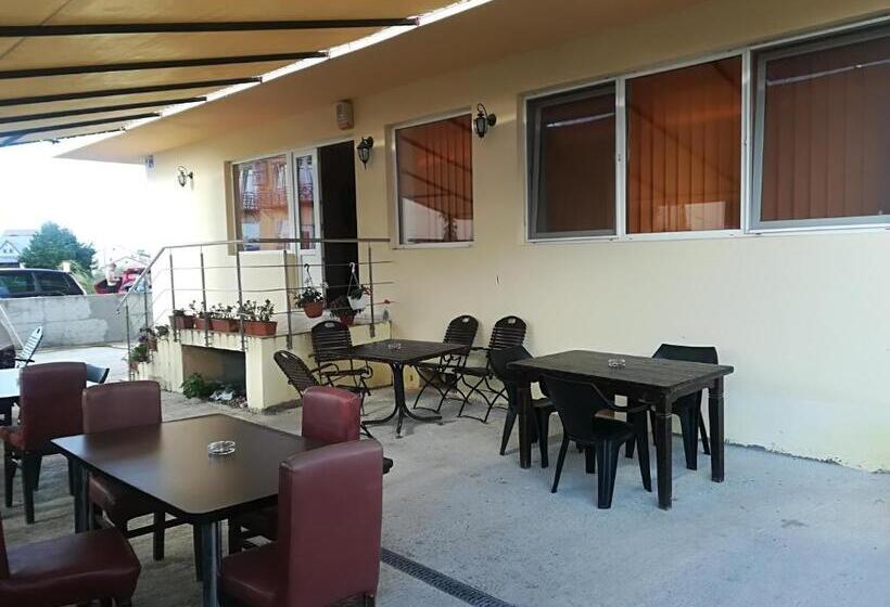 Пансион Vila Axel