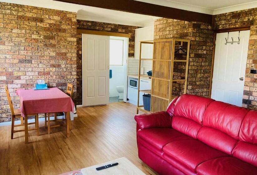 פנסיון Wave N  Sea