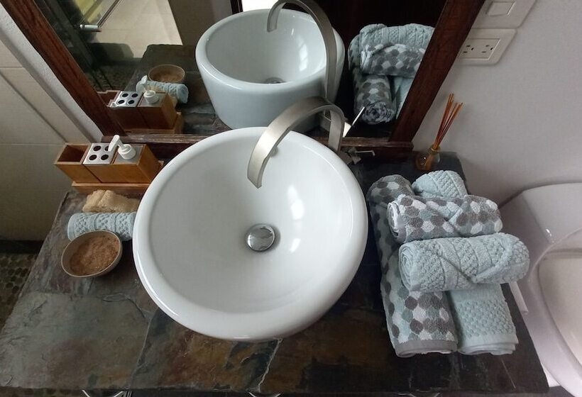 پانسیون Wayra Natura