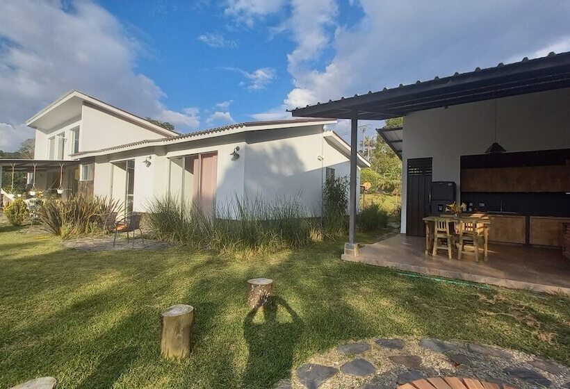 ペンション Wayra Natura