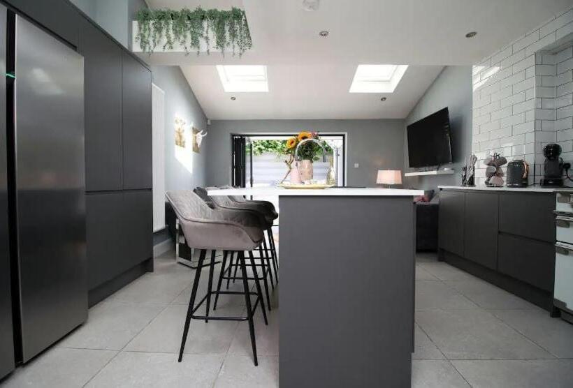 膳宿费 Wyndham Road 3br Lin Pontcanna