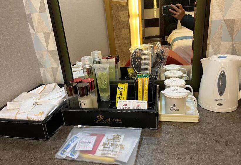 Queen Drive In Motel