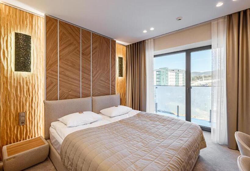 Tavel Hotel & Spa