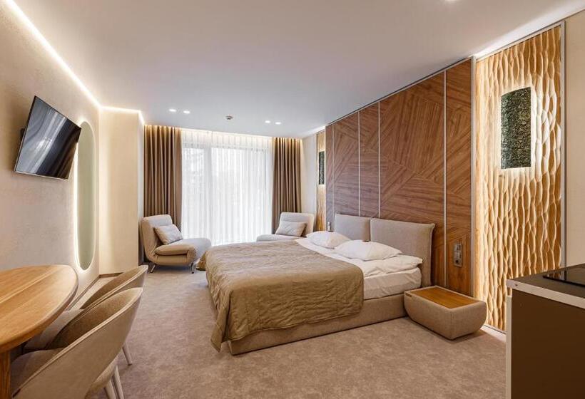 Tavel Hotel & Spa