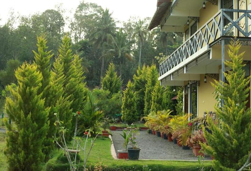 Tiger Tracks Resort