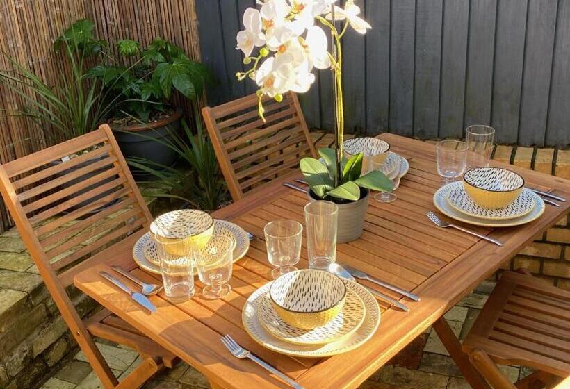 Top Tip Rooms Newmarket