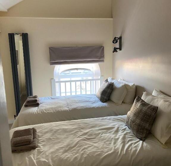 Top Tip Rooms Newmarket