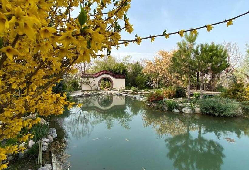 Uzumfermer Hotel & Winery