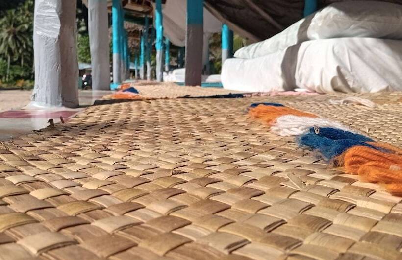 تختخواب و صبحانه Jaymy Beach Fales