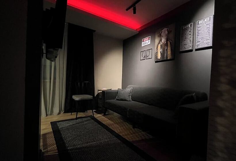 여관 Thalia Suites