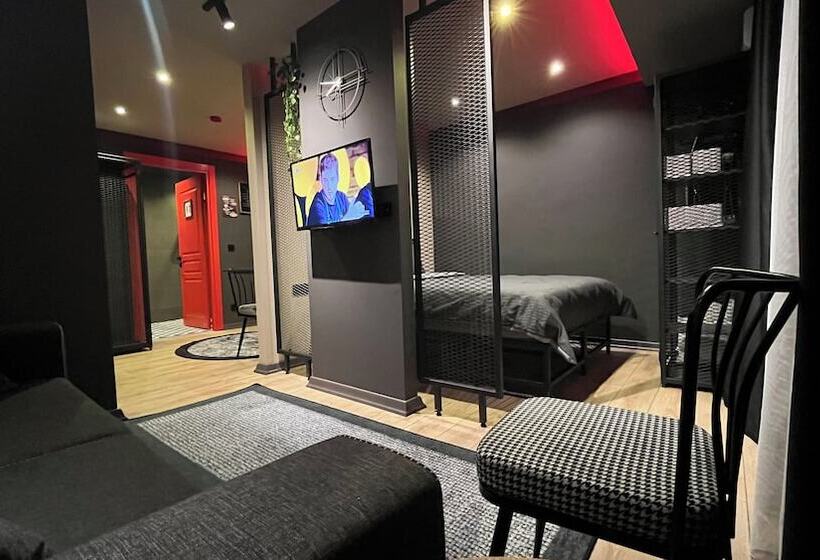 فندق فئة نجمة واحدة Thalia Suites