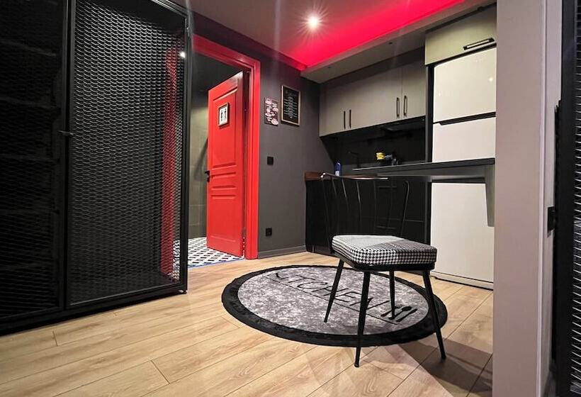 فندق فئة نجمة واحدة Thalia Suites