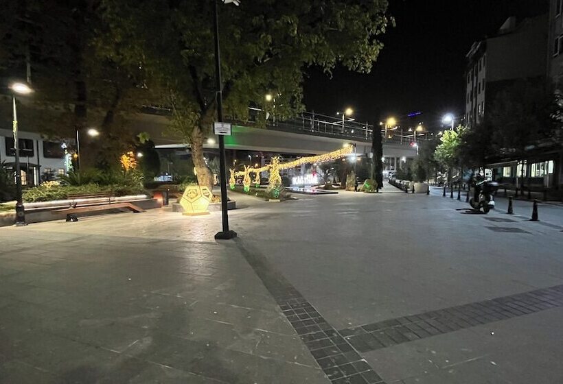 فندق فئة نجمة واحدة Thalia Suites