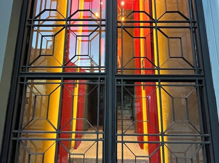 فندق فئة نجمة واحدة Thalia Suites