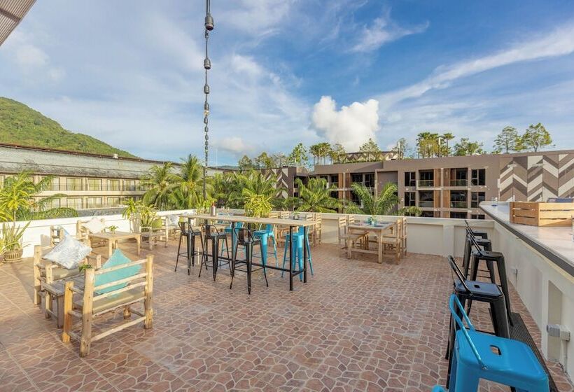 ホテル Club 22 Kamala Suites