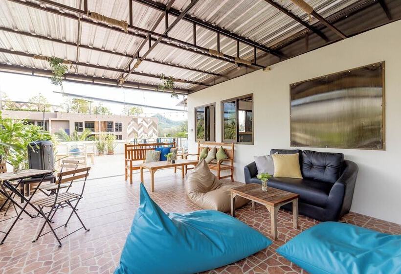 Отель Club 22 Kamala Suites