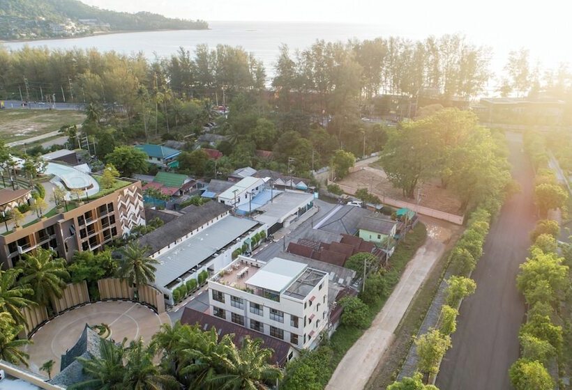 Отель Club 22 Kamala Suites