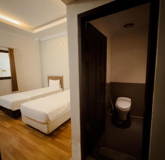 בית מלון כפרי Mess Mt Haryono