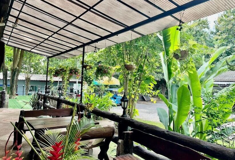 בית מלון כפרי Raikhunmon