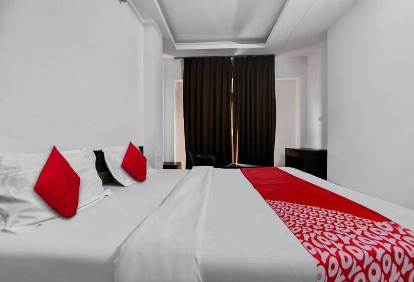 Отель Real Residency