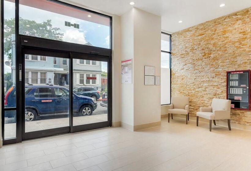 酒店 Red Roof Inn Plus Jamaica, Ny   Jfk Airport