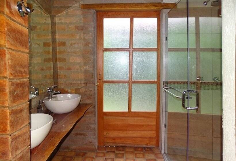 Отель Sacha Urco Lodge Y Bosque Protector