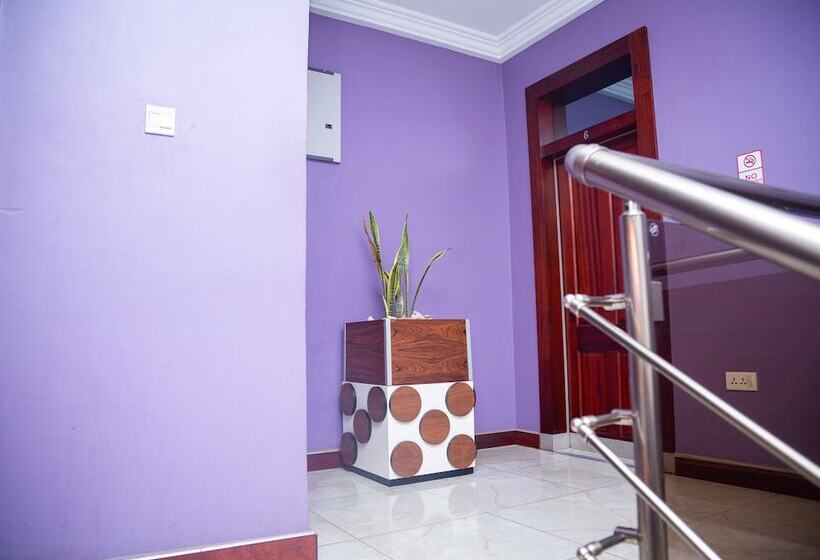 فندق The Out Back