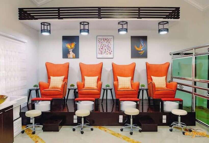 فندق The Out Back