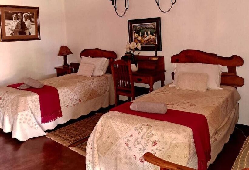 בית מלון כפרי Trekpad Safaris