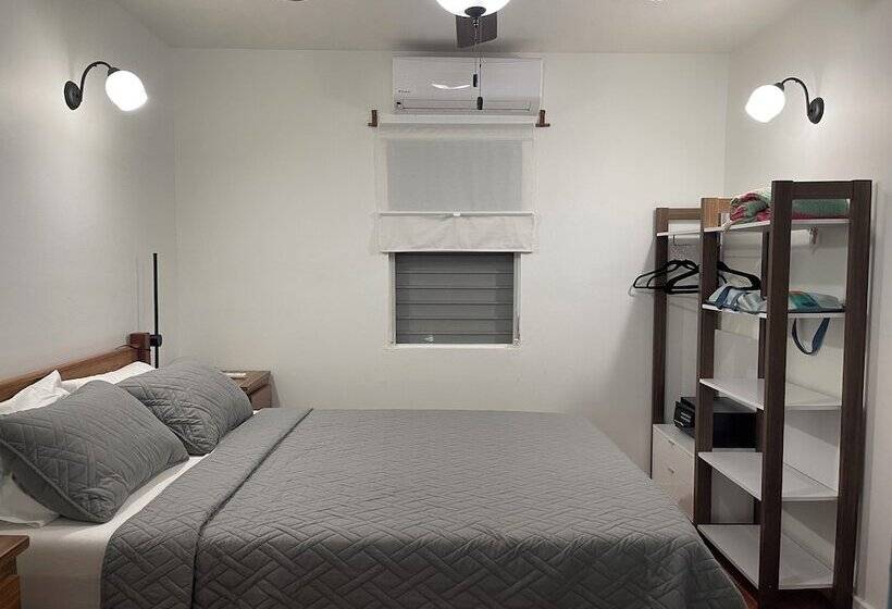 פנסיון Alux House