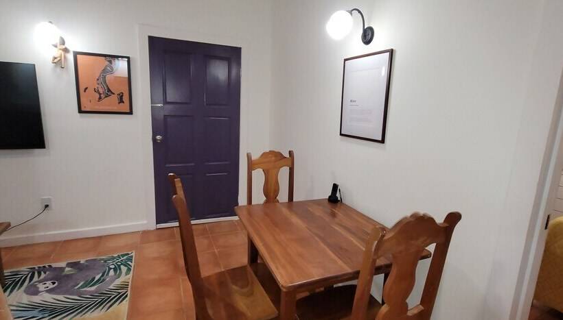 פנסיון Alux House