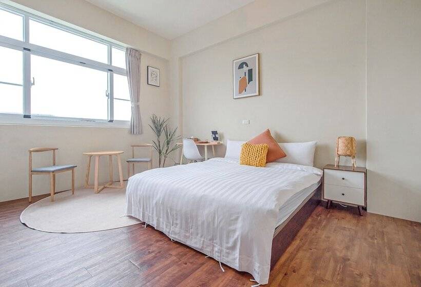 تختخواب و صبحانه H& 嶼光風格旅店 L 彩虹石榴 L 囍福園閤