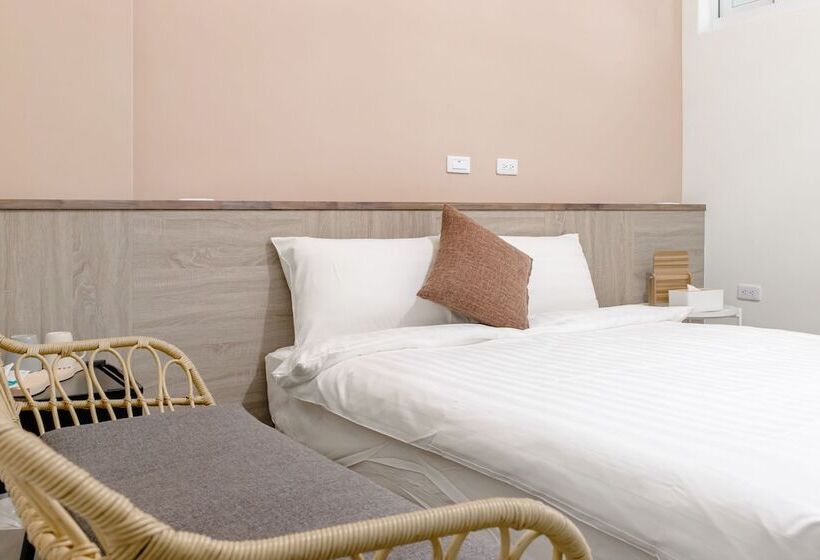 تختخواب و صبحانه H& 嶼光風格旅店 L 彩虹石榴 L 囍福園閤