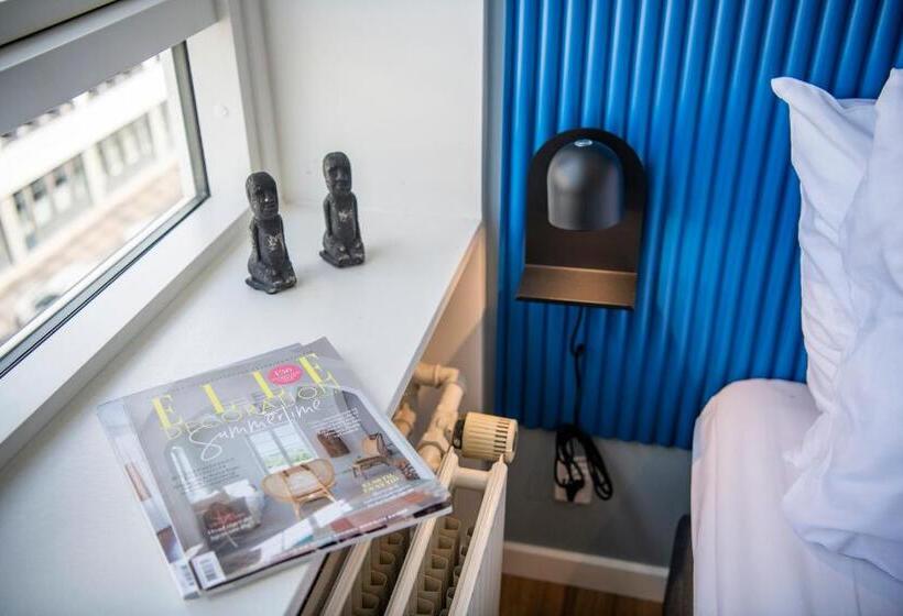 The Lakes Apartments By Daniel&jacob S